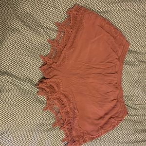 💥Gorgeous lace shorts💥